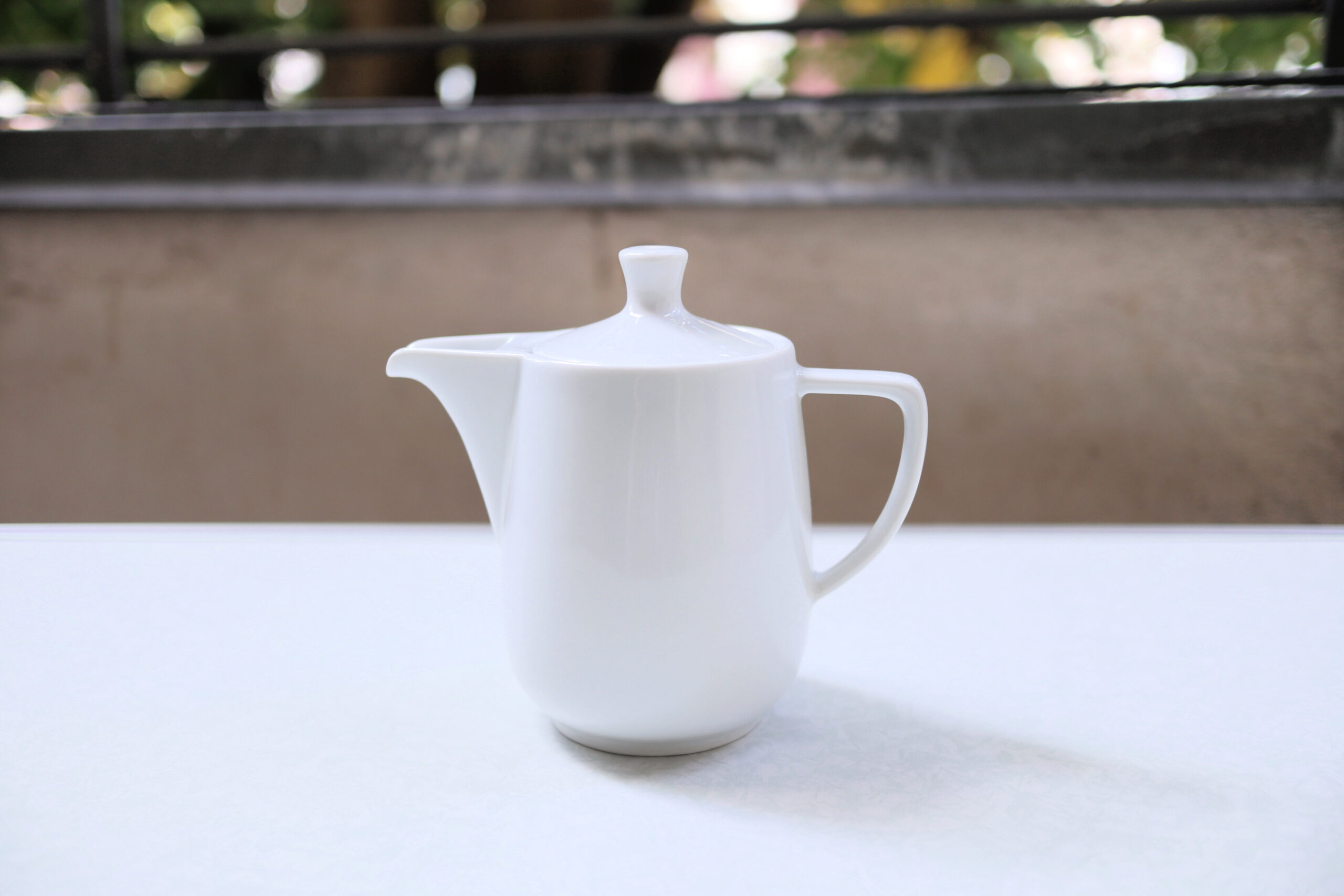 Vintageメリタ 白い陶器のレトロなコーヒーポット