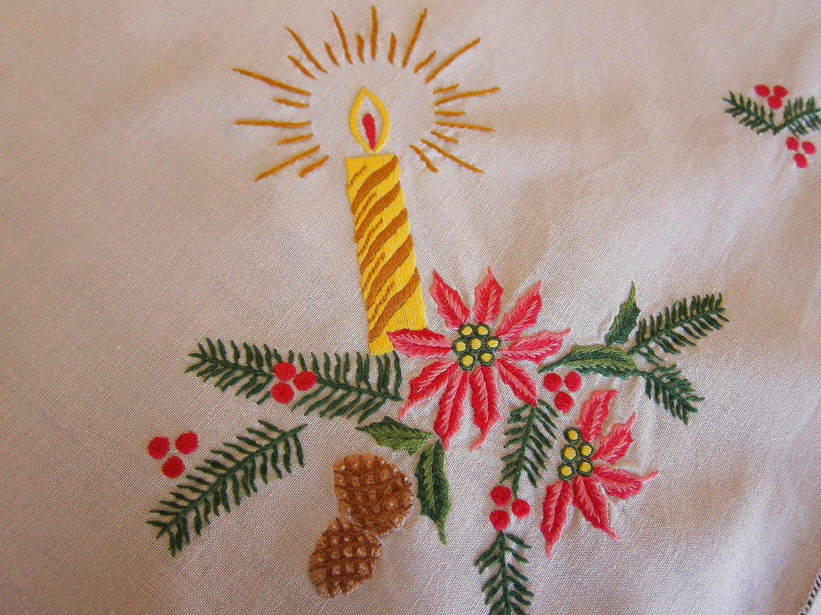 アンティーク クリスマスツリーを囲む子供達 刺繍ロングタペストリー